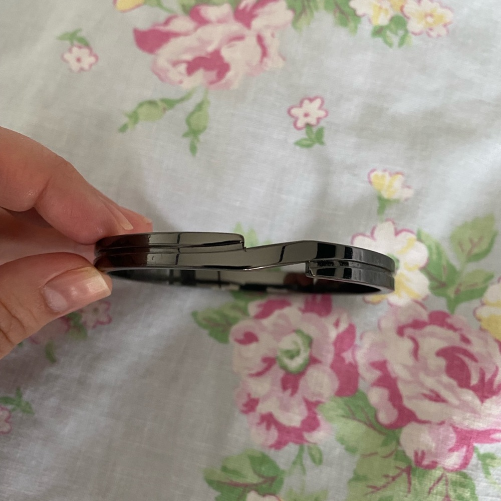 Marc Jacobs Key Chain Bangle - Picture 8 of 9